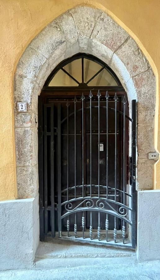 Ou Mentounasc - Duplex Vieille Ville Menton - Free Parking Εξωτερικό φωτογραφία